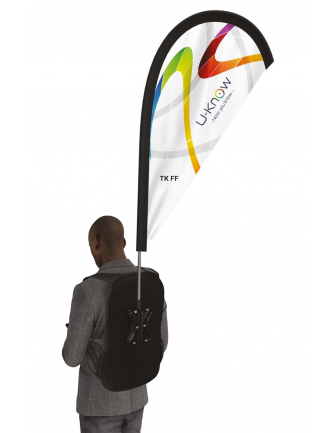 Drapeau sur sac à dos